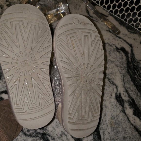 Ugg Australia Classic Short Sparkles Sequin Boot. - Picture 7 of 7